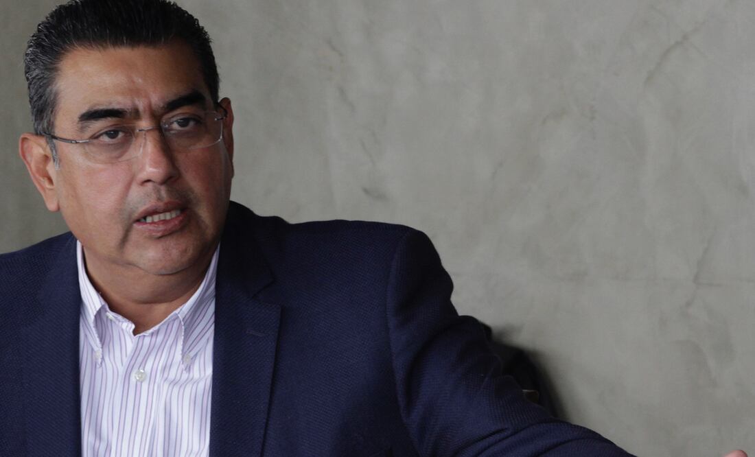 En atención al tema de gobernabilidad en Puebla, el gobernador se ha reunido con alcaldes y mandos policiacos | Foto: Agencia Es Imagen para El Universal Puebla