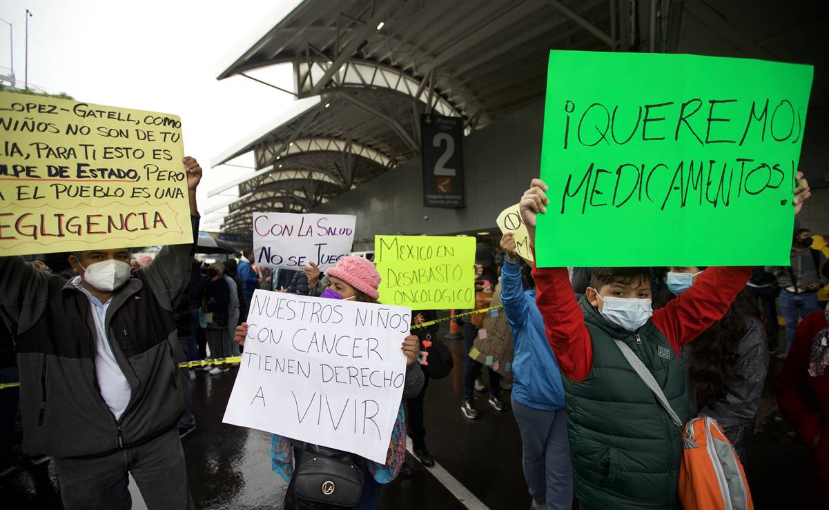 "No somos golpistas, somos padres", continúa protesta por falta de medicinas