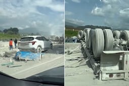 Tráiler vuelca en autopista México-Puebla, hay 2 muertos
