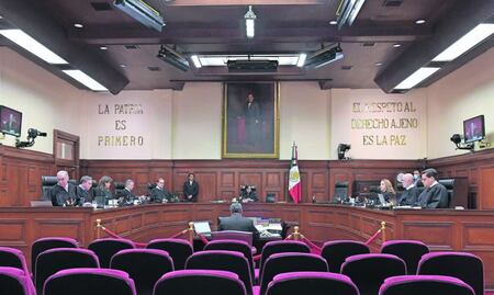 Anuncia Monreal que "se cayó" acuerdo para designar a nueva ministra de la Corte