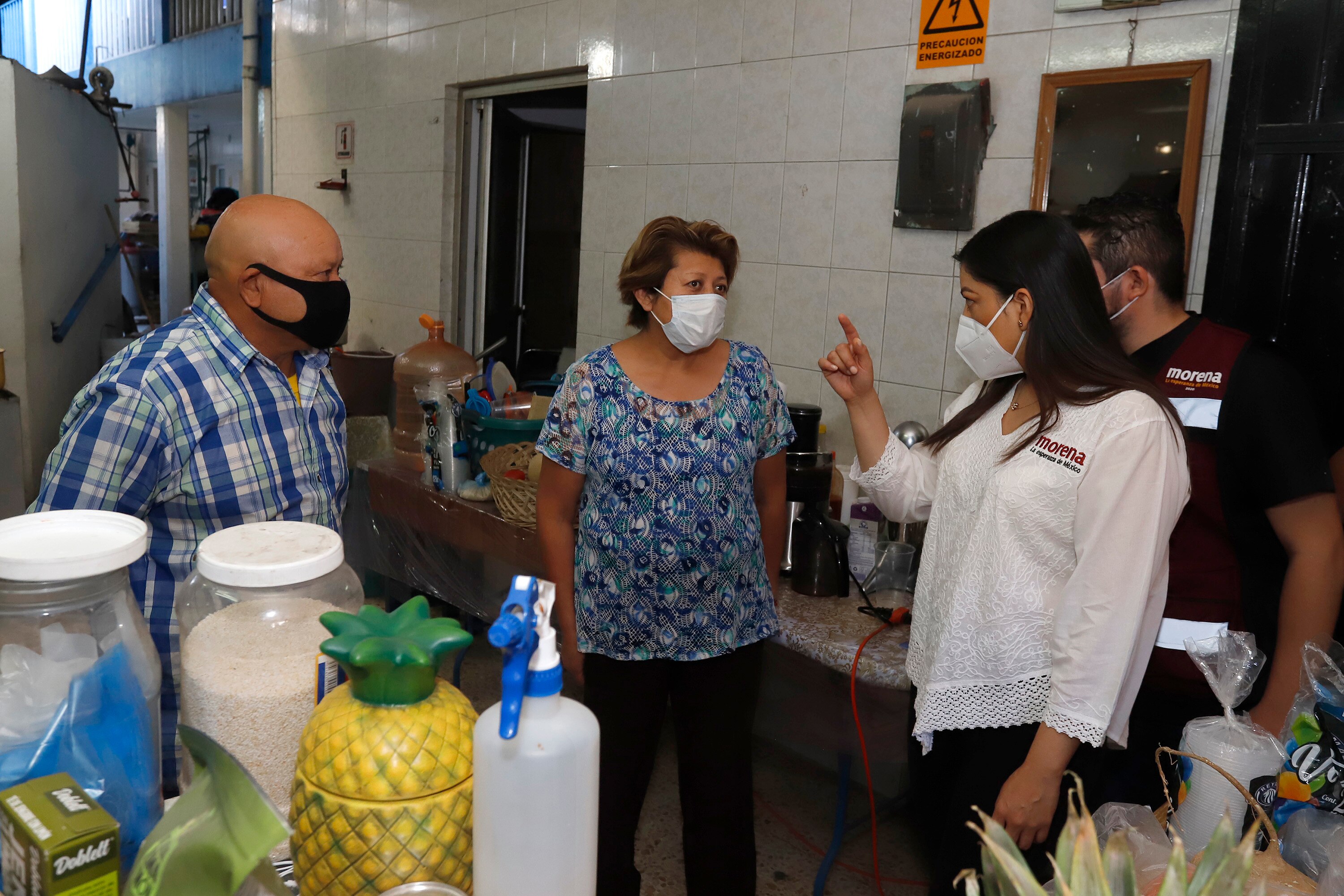 Culpa Claudia Rivera a otros políticos de fortalecer el ambulantaje