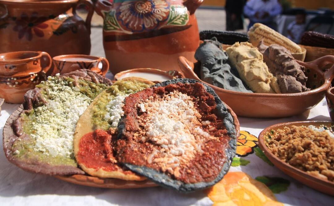 Desde memelas hasta esquites, Puebla cuenta con manjares caseros y callejeros que hacen su comida única | Foto: Agencia Es Imagen para El Universal Puebla