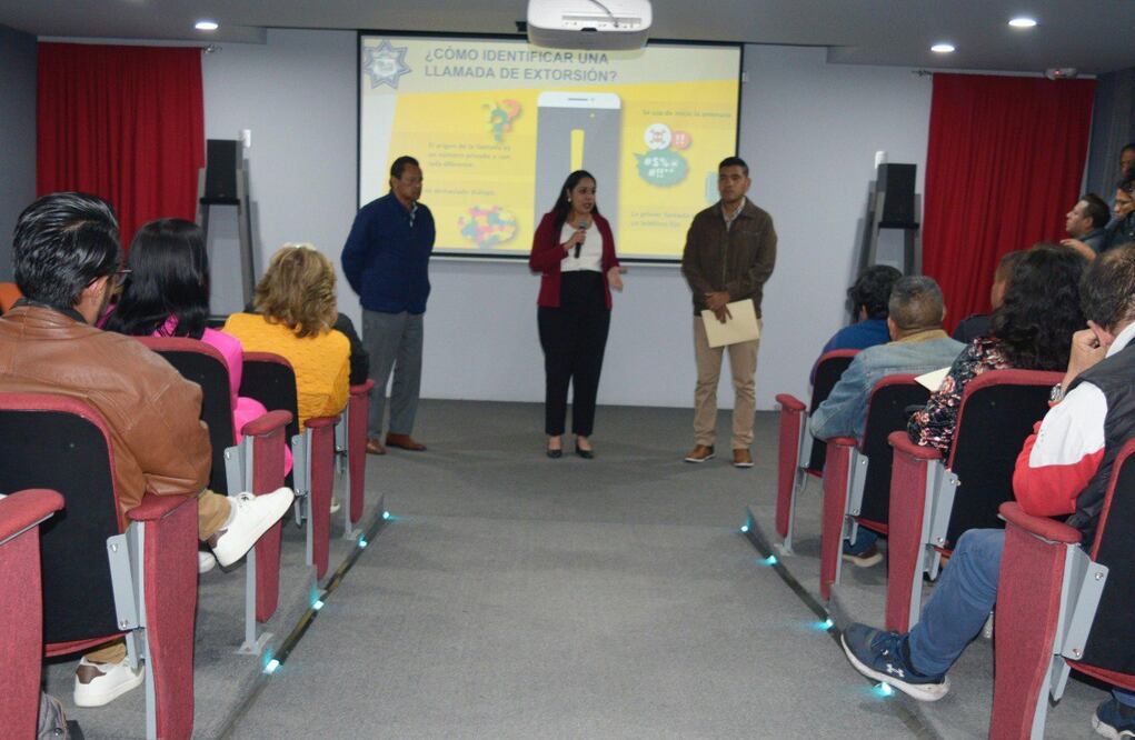 Tonantzin Fernández acudió a este taller de prevención del delito | Foto: Especial