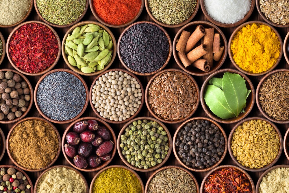 El destacado neurólogo, Dr. Brandon Crawford, ha señalado que incorporar especias como canela, cúrcuma, jengibre, nuez moscada y pimienta negra al café de la mañana puede potenciar la función cognitiva y proteger la salud del cerebro. 

Foto: Producción El Universal Puebla