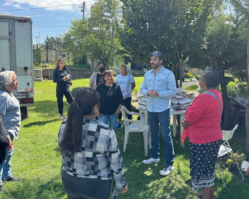 El diputado federal Toño López retomó este programa de La Canasta del Ahorro en las colonias populares | Foto: Especial