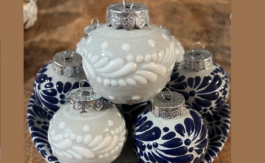 Cuando visites Puebla puedes llevarte de recuerdo una pieza de Talavera, una botella de mezcal o deliciosos dulces típicos | Foto: Instagram @talaverasalazar