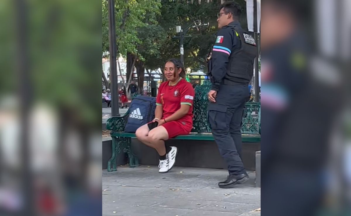 ¡A la cárcel de tus besos! Se viraliza en TikTok policía ligando con futbolista
