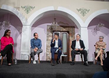 Lalo Rivera participa en foro "Un gobierno de coalición"