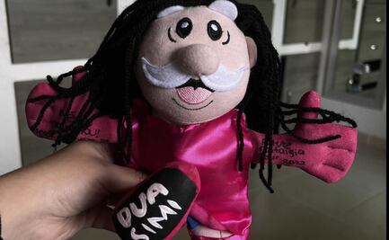 Disfrazan peluches del Dr. Simi para Dua Lipa, pero los patea durante concierto en México