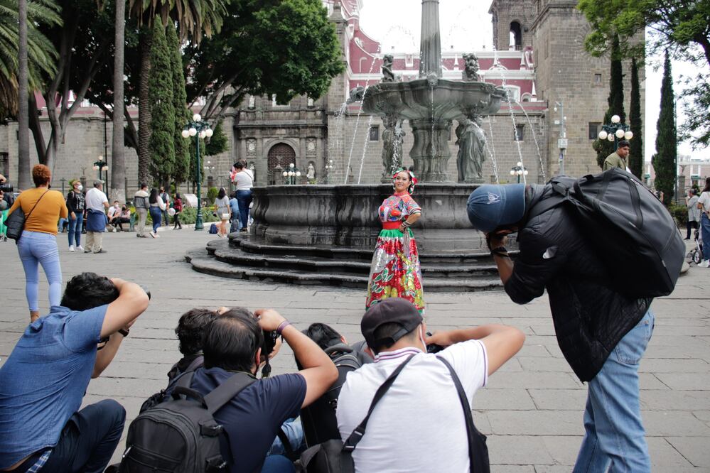 La vestimenta de la China Poblana es un traje típico en el estado | Foto: EsImagen