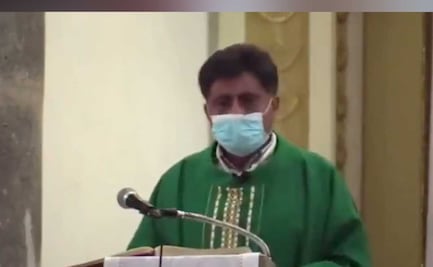 Remueven a sacerdote homófobo