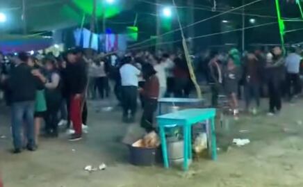 Poblanos organizan un baile sonidero en un panteón y se viralizan