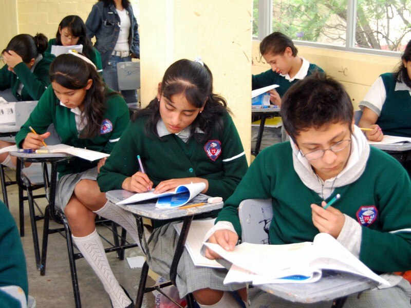 Se garantiza que los beneficiarios tendrán acceso a los recursos necesarios para el ciclo escolar que comenzó el pasado mes de agosto.

Foto: Producción El Universal Puebla