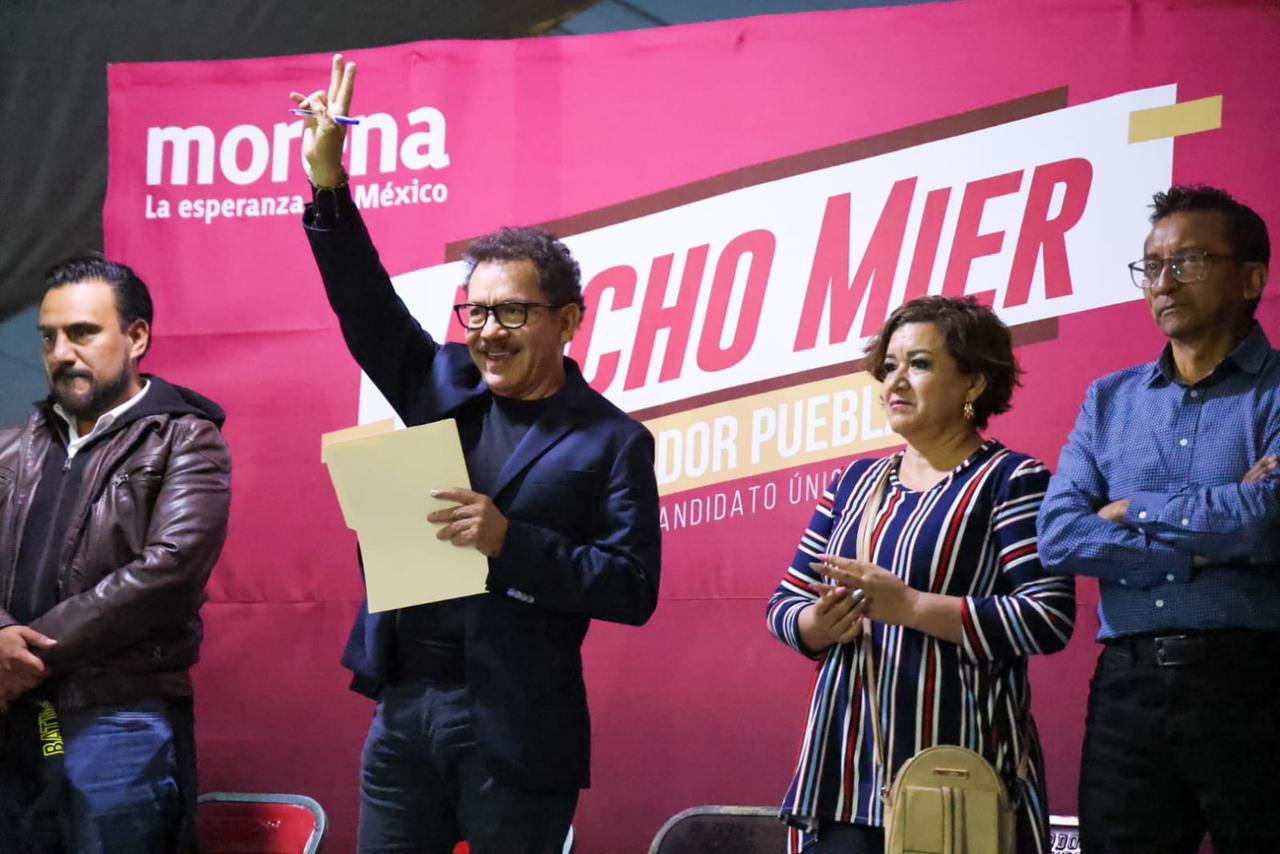 Nacho Mier se reunió con simpatizantes en Puebla | Foto: Especial
