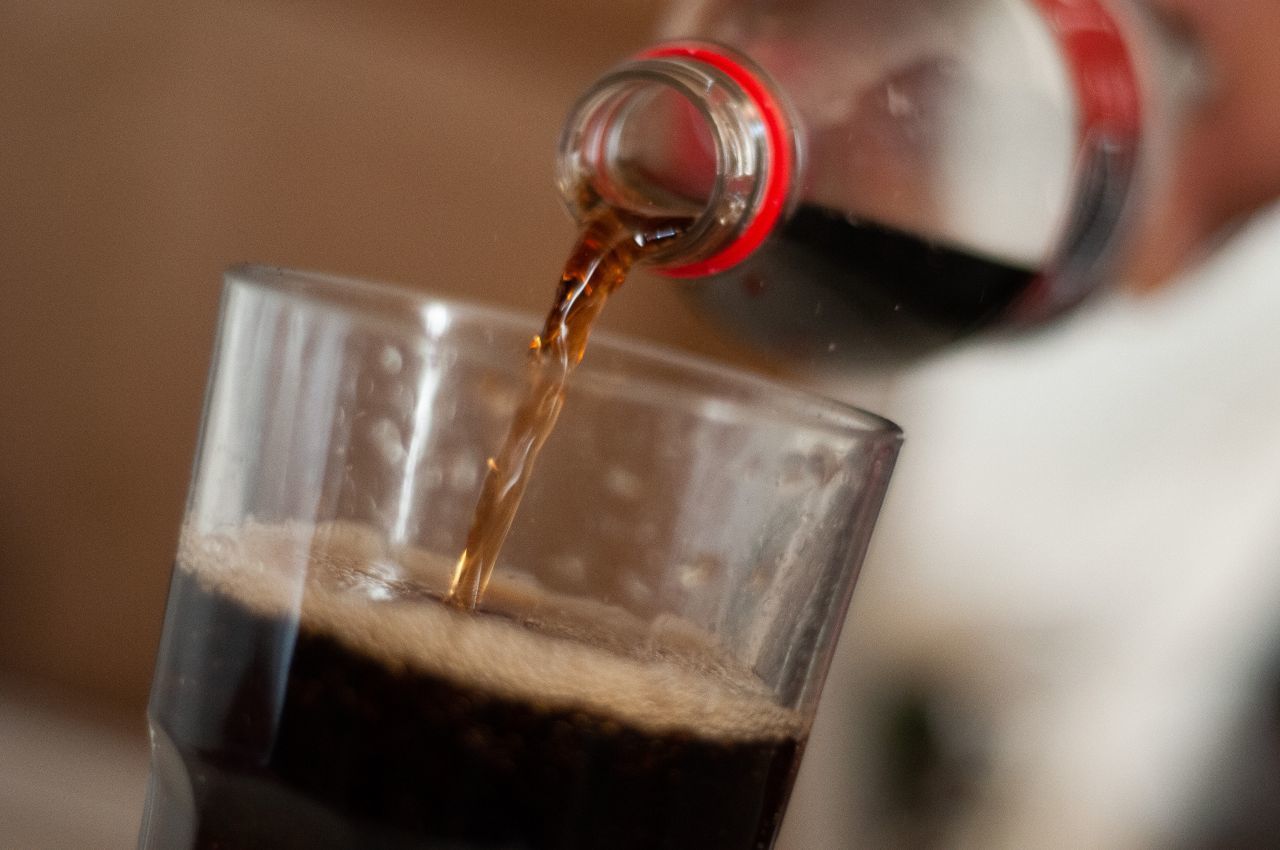 La principal preocupación es que los refrescos dietéticos contienen edulcorantes artificiales, los cuales pueden alterar el metabolismo y afectar el control de azúcar en sangre a largo plazo.

Foto: Producción El Universal Puebla 