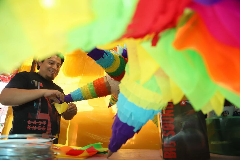 En Cuapiaxtla de Morelos, la elaboración de piñatas es una forma de vida | EsImagen