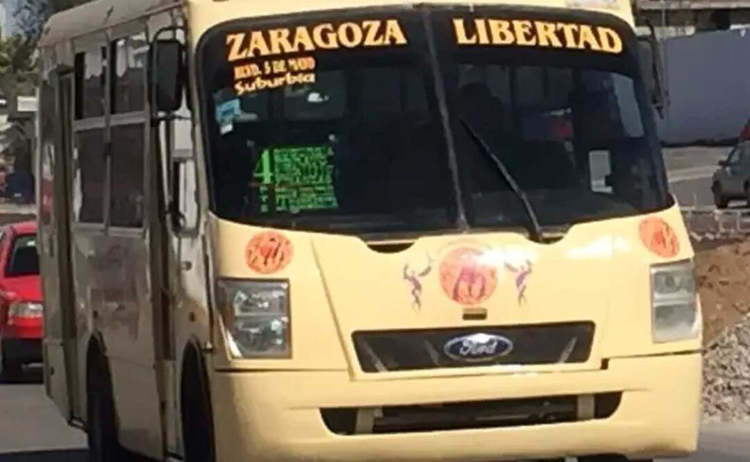 Pasajeros de un microbús de la Ruta 76 fueron despojados de sus pertenencias con violencia por dos sujetos | foto: Redes Sociales