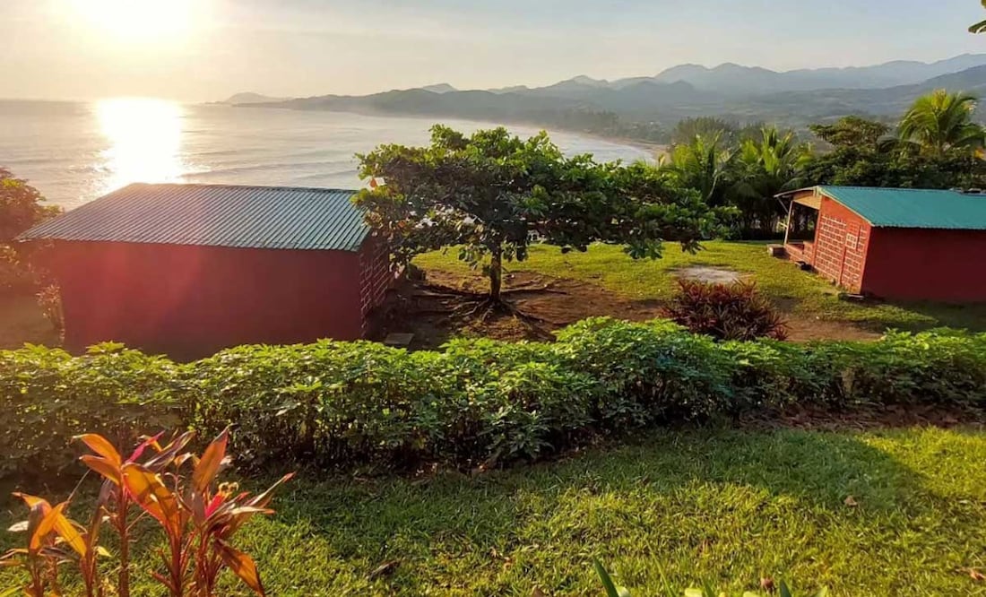 La Playa Ermitas es un paraíso virgen muy cerquita de Puebla | La riviera Cabañas