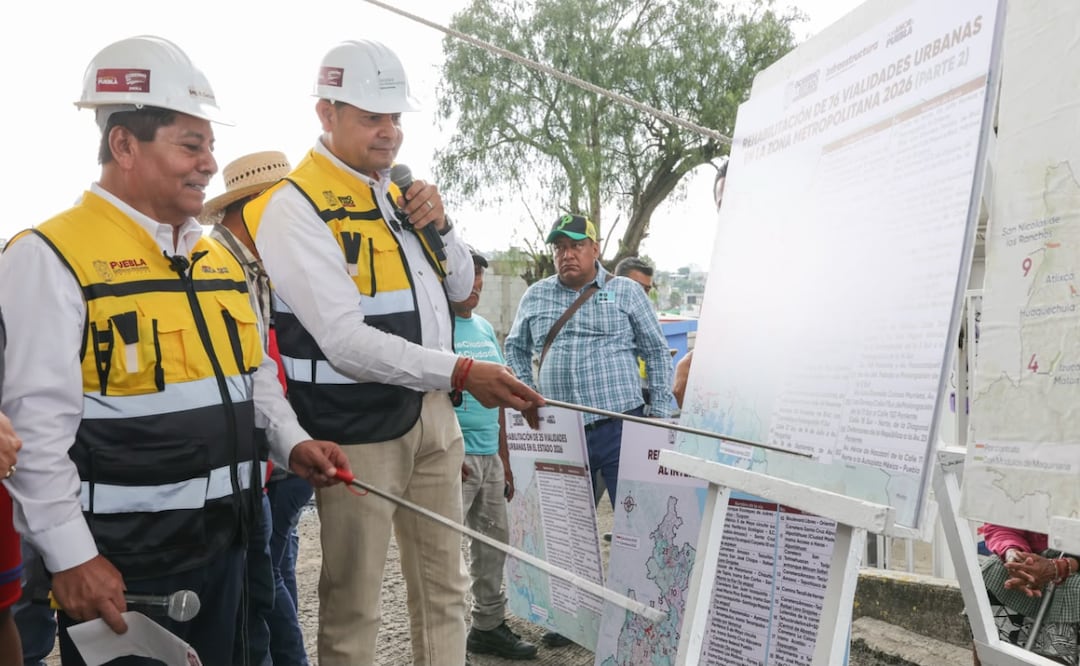 El modelo estatal de obra pública con maquinaria propia y coordinación institucional permite ampliar la cobertura de pavimentación con mayor eficiencia | Foto: Gobierno de Puebla.