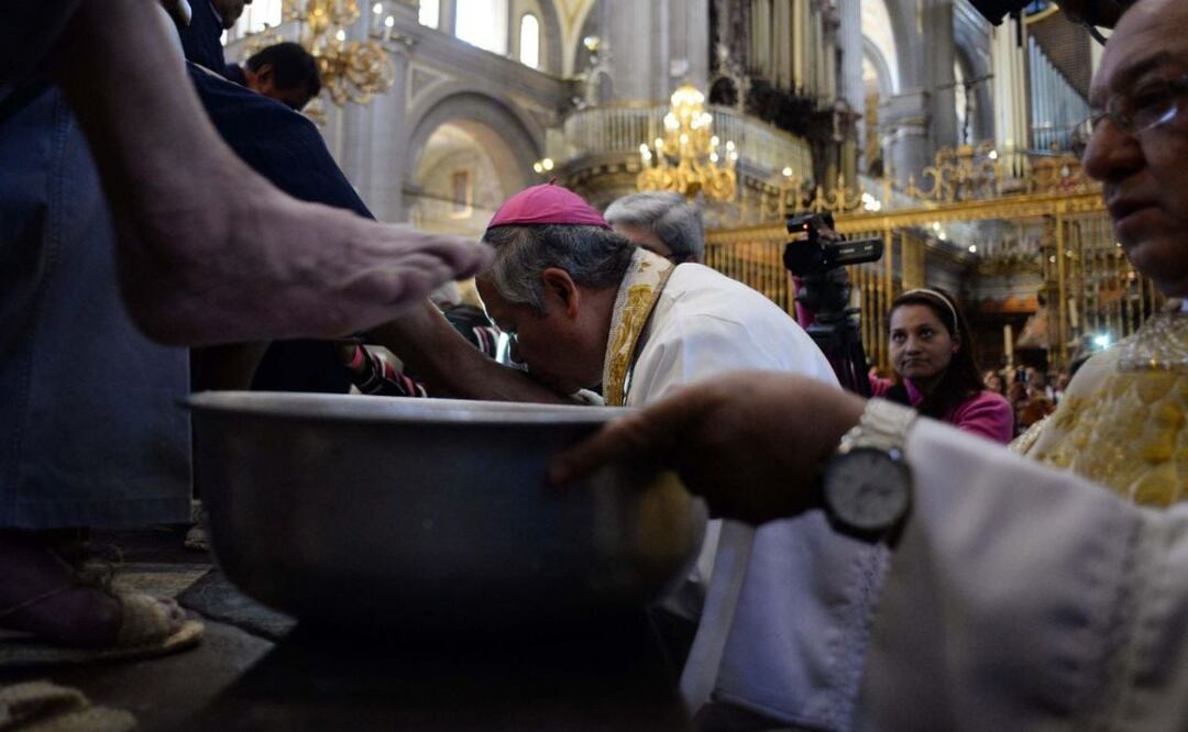 Este Jueves Santo del 2023 se hará el ritual del lavatorio de pies | Foto: Agencia Es Imagen para El Universal Puebla