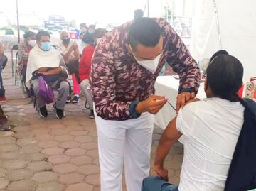 Refuerzo vacuna Covid Puebla para maestros: Conoce los puntos de vacunación