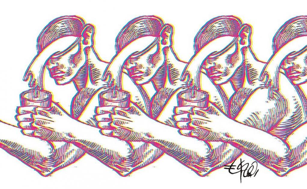 Tres intelectuales que fueron de Izquierda tomando martinis en la Condesa