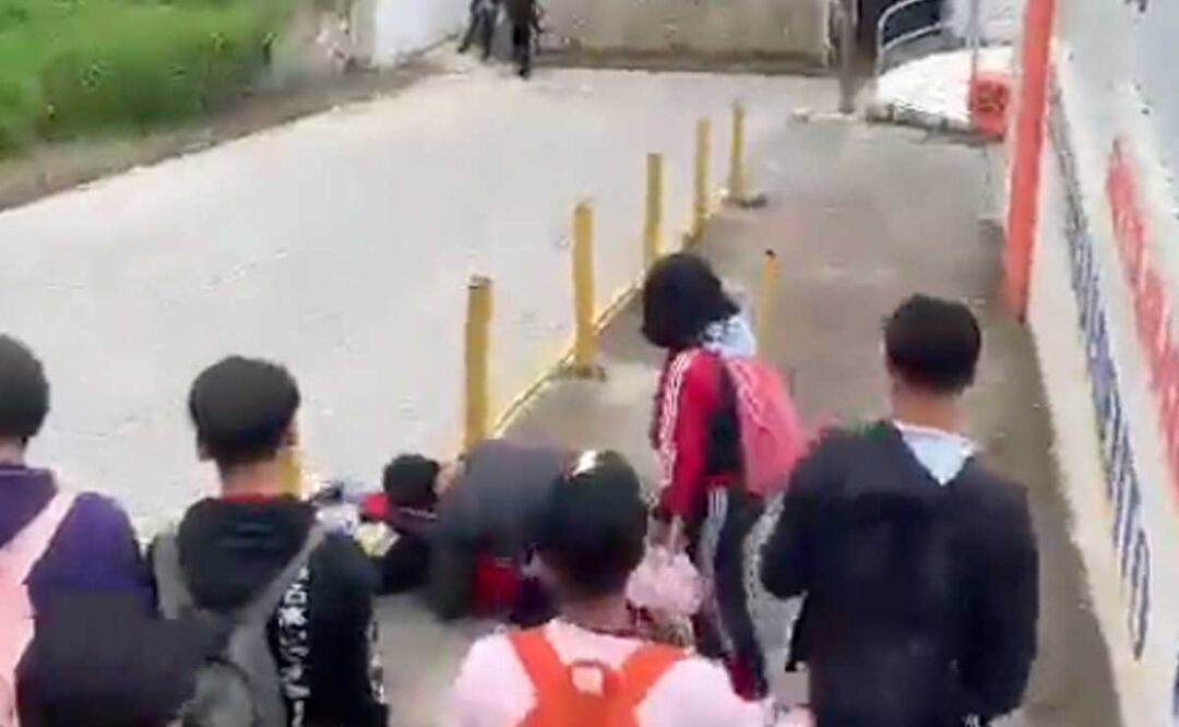 Captan otra pelea callejera entre estudiantes de Zacapoaxtla | CAPTURA DE PANTALLA
