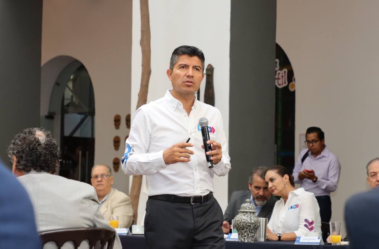 Lalo Rivera expone ante la Coparmex Puebla su plan para el desarrollo sostenible e incluyente