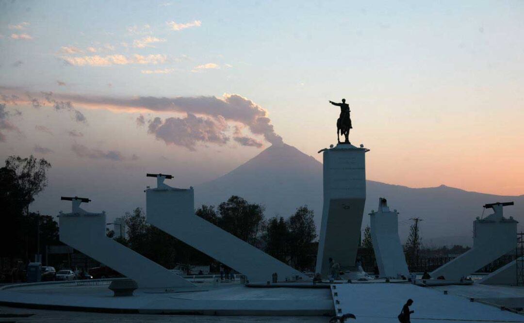 El monumento al General Ignacio Zaragoza se construyó en 1976 en Puebla | Foto: Agencia Es Imagen para El Universal Puebla