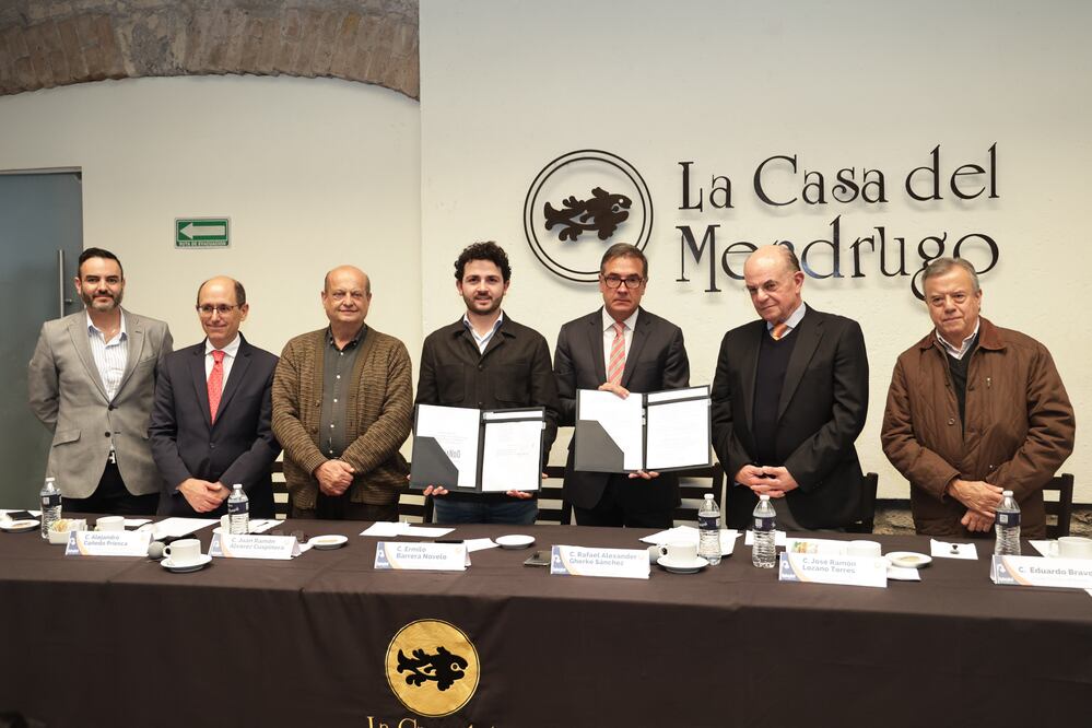 A partir de este jueves se firmó el acta constitutiva del clúster Barriando | Foto: Agencia Es Imagen para El Universal Puebla