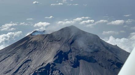 FOTOS. Laboratorio Aéreo de la UNAM realiza primer vuelo al cráter del Popocatépetl 