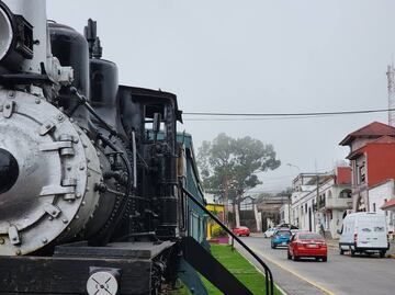Desayuna delicioso en este restaurante dentro de un vagón de tren antiguo