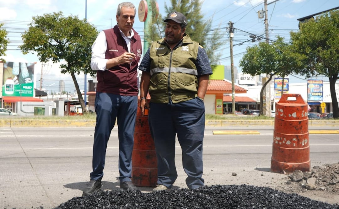 Avanza Pepe Chedraui con acciones de bacheo en calles de Los Pinos Mayorazgo | Foto: Ayuntamiento de Puebla.