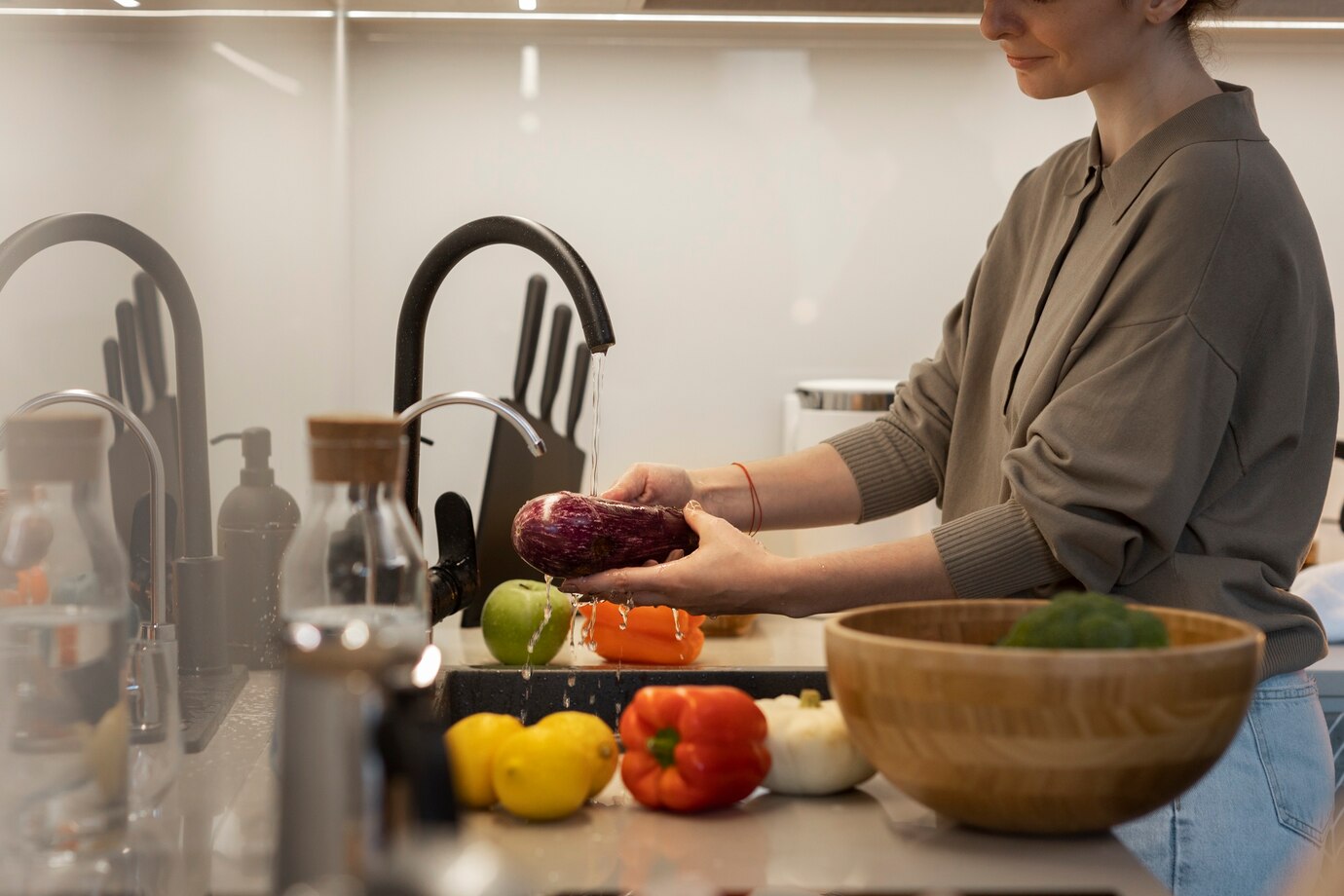 ¿Por qué no debes desfinfectar tus alimentos con vinagre?