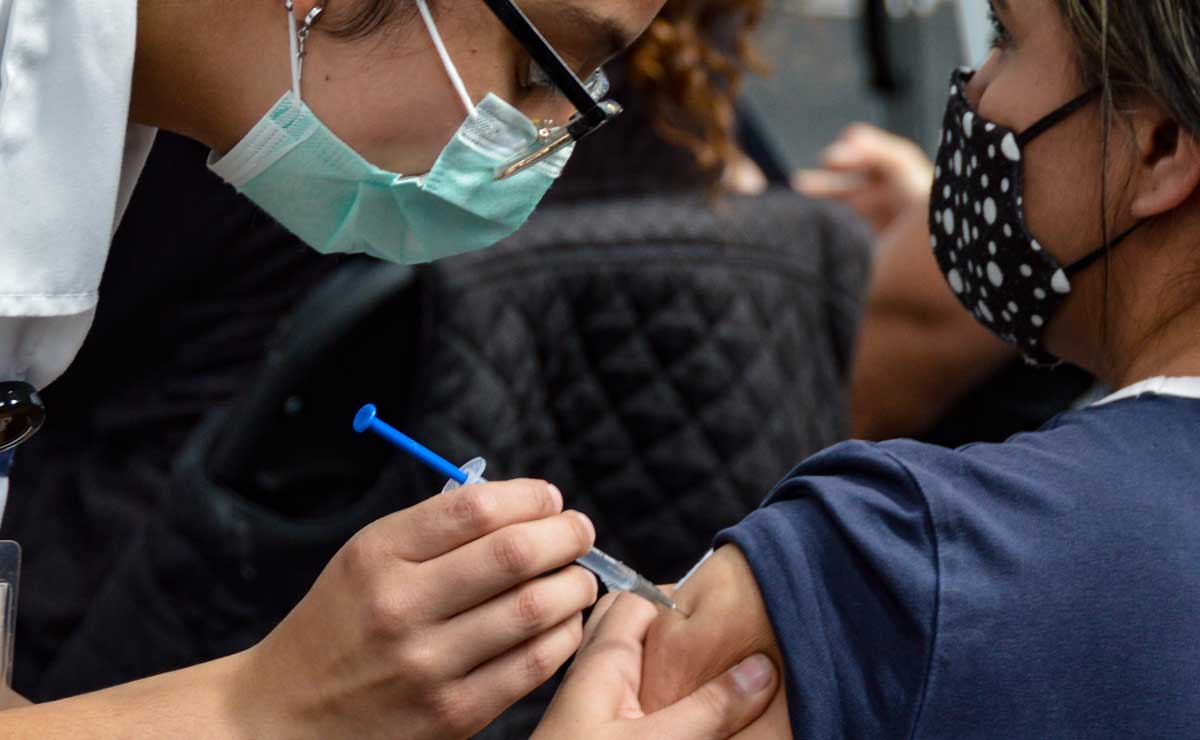 15% de los jóvenes de la capital de Puebla no se aplicaron tercera dosis contra el Covid-19