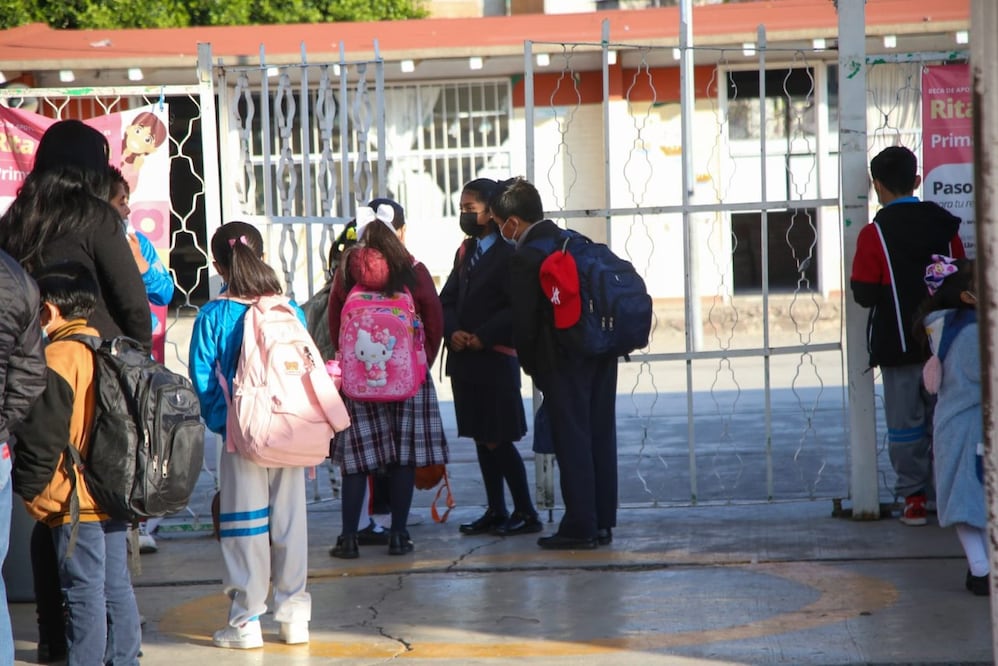 A partir del martes 3 de noviembre inicia el horario de invierno en las escuelas de Puebla | Foto: EsImagen