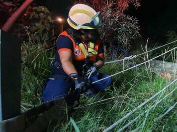 Muere adulto mayor al caer a barranca en la México-Puebla