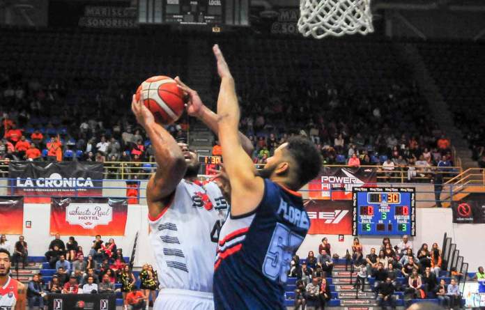 Los Lobos Plateados se enfrentarán a los Halcones Rojos de Veracruz en dos partidos amistosos que se realizarán en la Arena BUAP. 

Foto: Producción El Universal Puebla