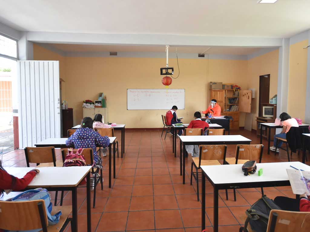 Cuarta ola de Covid. Insiste Barbosa en que se mantendrán clases presenciales