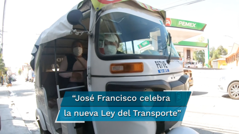 Tiene 66 años y sigue operando su mototaxi