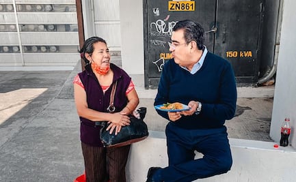 Captan al nuevo gobernador de Puebla echando tacos de canasta