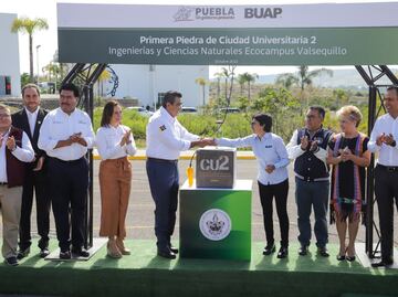 Rectora de la BUAP y gobernador colocan la primera piedra de Ciudad Universitaria 2