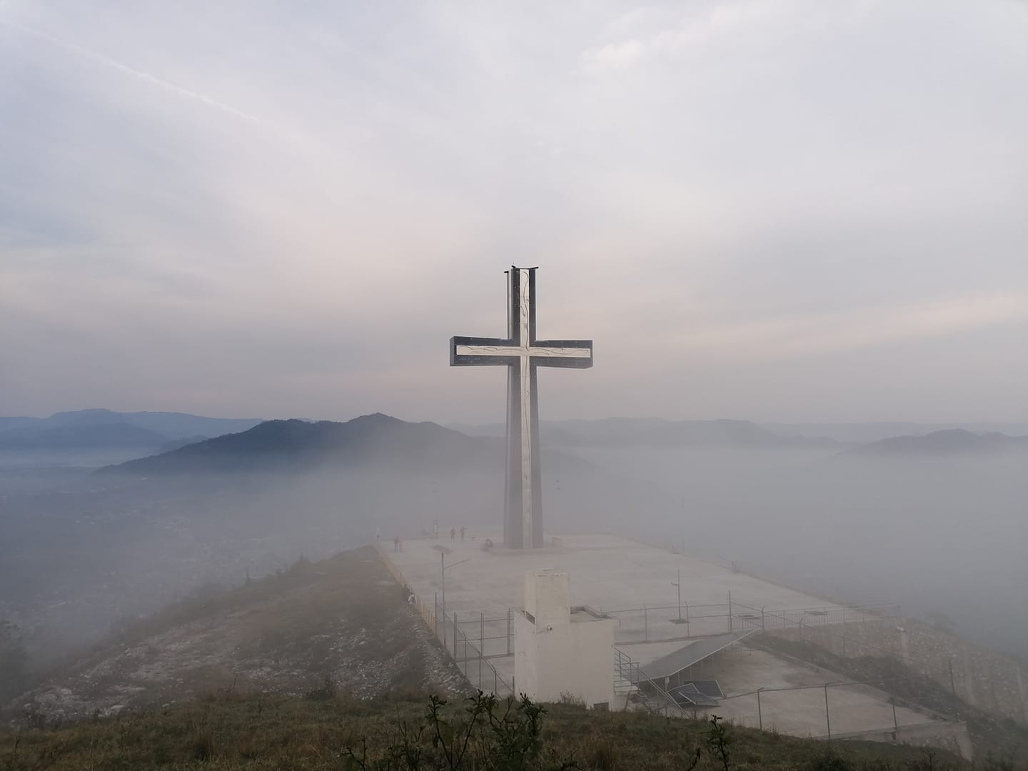 Xicotepec es otro destino donde la niebla crea una atmósfera única / Facebook Sendero de la Majestuosa Cruz Celestial