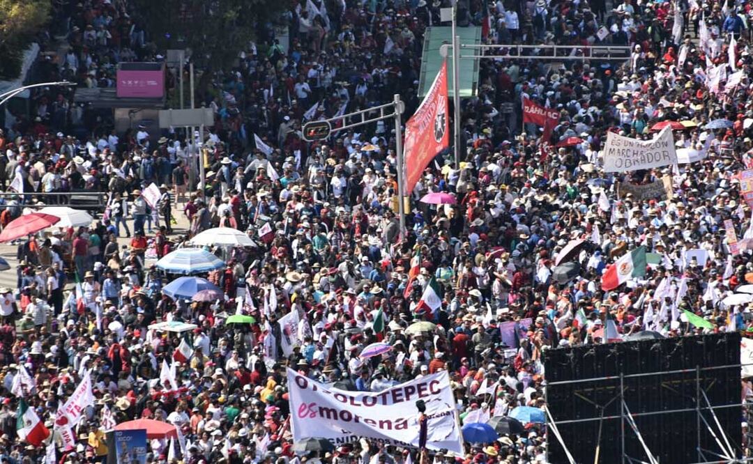 Este domingo 27 de noviembre se llevo a cabo una marcha multitudinaria convocada por el presidente de México | Foto: Agencia Es Imagen para El Universal Puebla