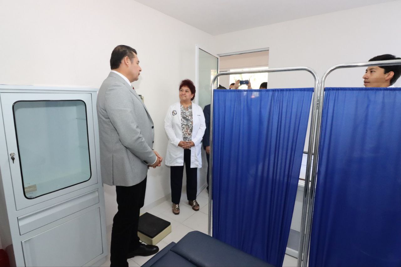 Alejandro Armenta plantea uso de la tecnología en salud