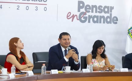 "Mega obras, no mega saqueos; mega obras, no mega deudas": Armenta