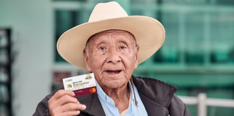 Este esfuerzo continuo busca mejorar las condiciones de vida de los adultos mayores, asegurando que reciban el respaldo necesario para su bienestar económico y social.
Foto: Producción El Universal Puebla