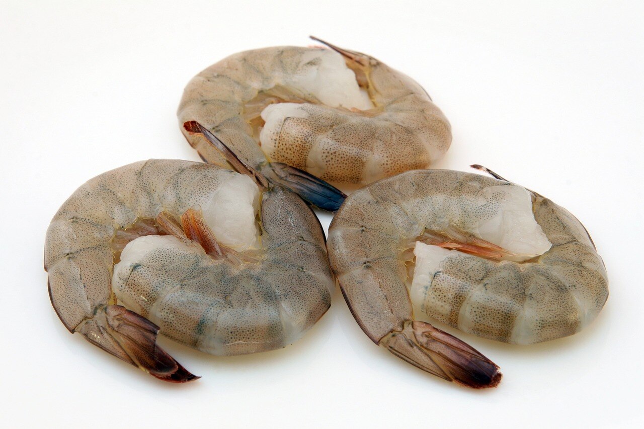 ¿Qué es la vena negra que tienen los camarones y cómo se les quita?