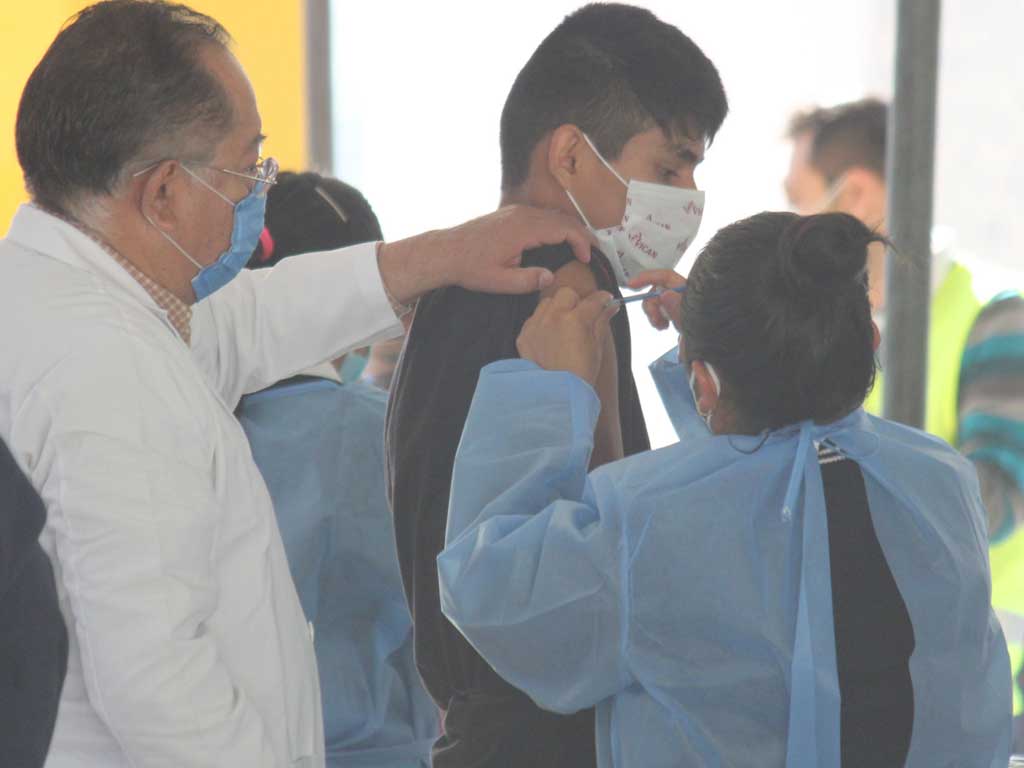 Más de 3 mil menores con comorbilidades se han vacunado en Puebla