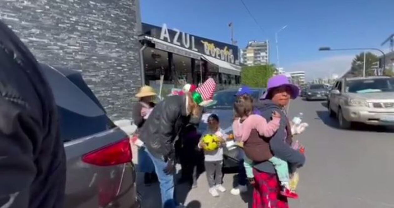 Zico estuvo en Puebla para regalar juguetes y comida esta Navidad | Foto: Redes sociales